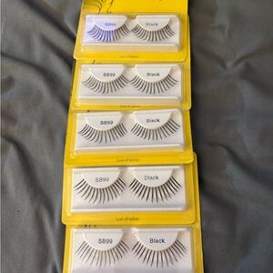 Dramatic Black Lashes